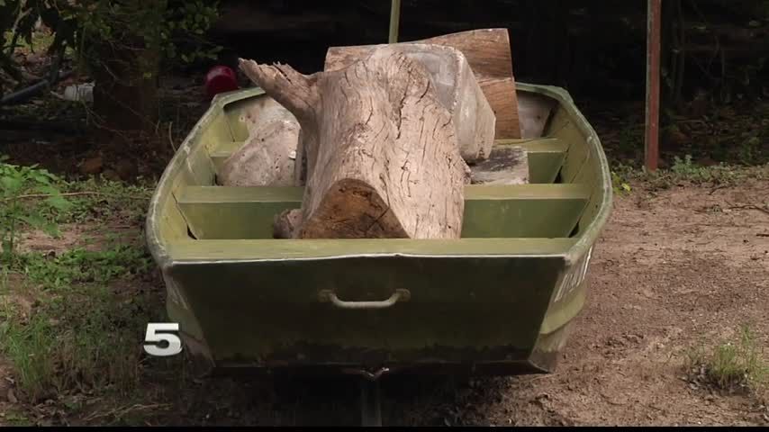 Bluetown Man Begins Constructing Makeshift Border Fence