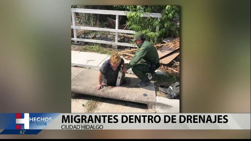 Los agentes de la patrulla fronteriza encuentran a migrantes dentro de drenajes