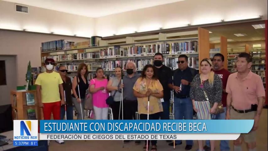 Federación de ciegos del estado de Texas otorga beca a estudiante con discapacidad