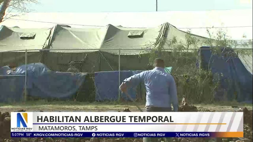 Migrantes deportados llegan a los albergues en la frontera sur con Matamoros, México