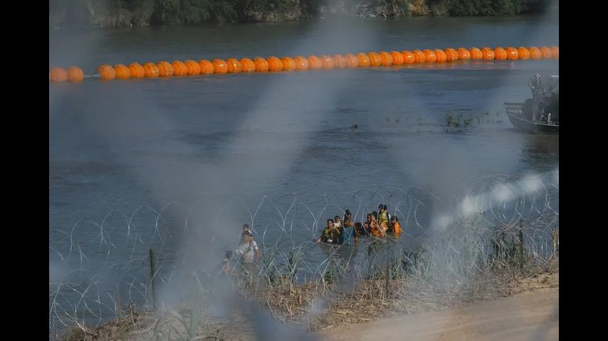 U.S. seeks court order requiring Texas to remove floating barrier in Rio Grande