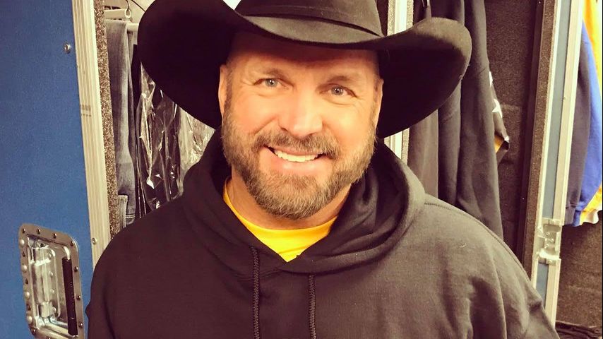 Padres, Mets, and Royals legend Garth Brooks : r/baseball