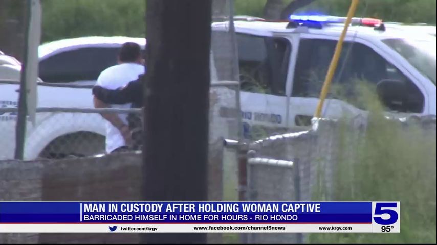 Police: Man in custody after barricading himself inside Rio Hondo home