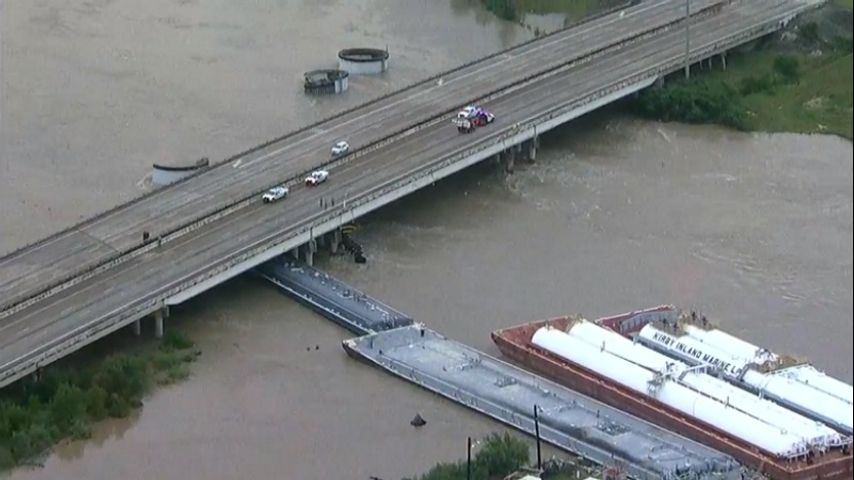 I 10 Closed Near Houston After Barges Break Loose Hit Bridge