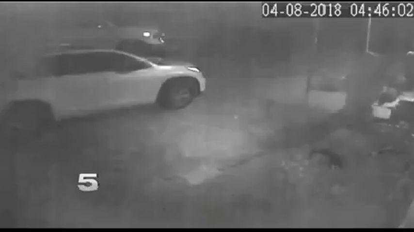 Suspects Wanted in Aggravated Robbery Investigation