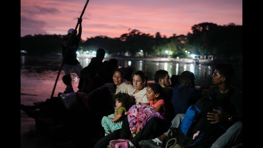 El flujo de migrantes por la frontera sur mexicana ya está controlado. Pero por los cárteles