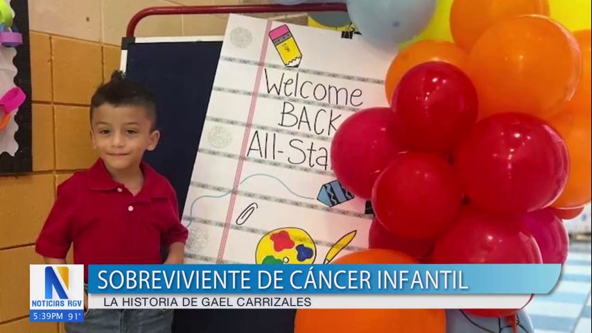 Sobreviviente de cáncer infantil relata su historia de valentía