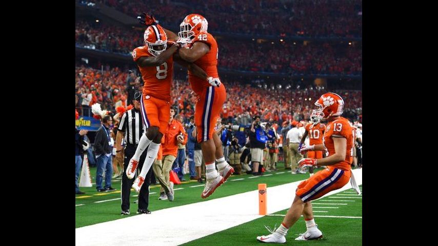 Lawrence lights up Notre Dame, No. 2 Clemson cruises 30-3