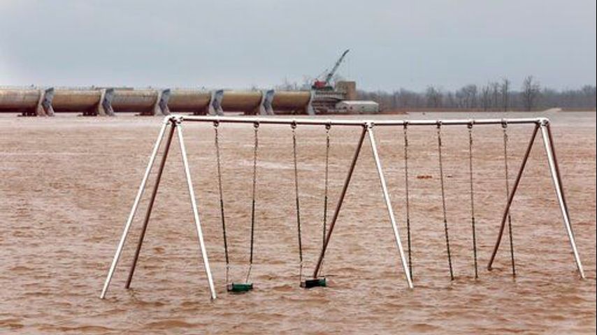 More rain causes new flood worries along the Mississippi