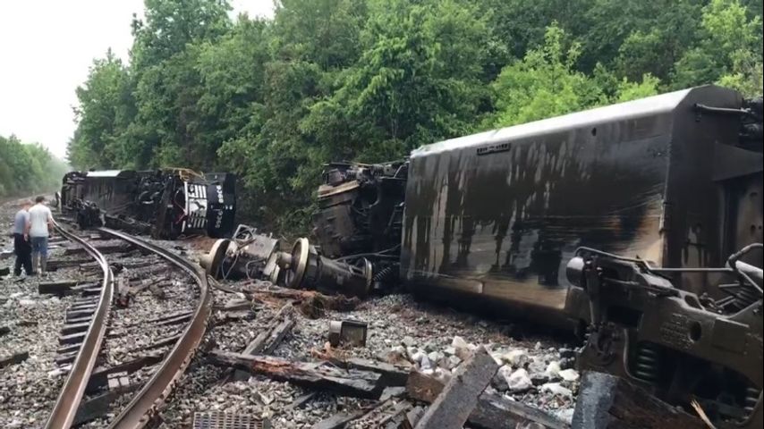 Freight Train Derails In Mississippi, No Injuries Reported