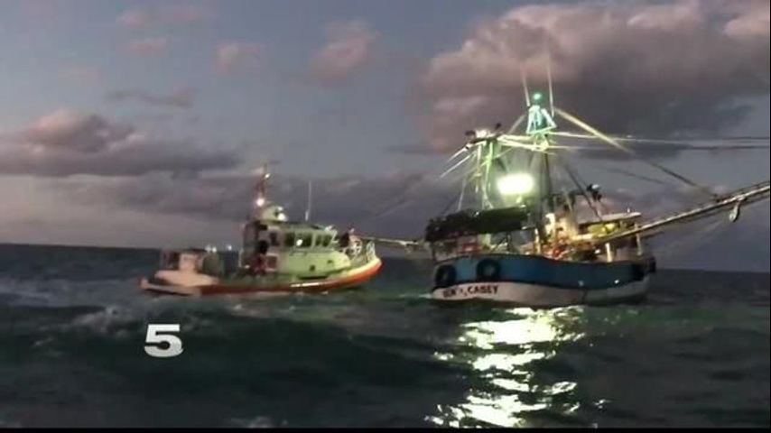 US Coast Guard Rescues 4 Fishermen from Sinking Ship