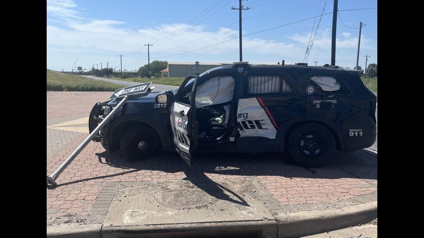 Se espera que un oficial de policía de Edinburg se recupere después de que un conductor sospechoso ebrio chocara contra una unidad de patrulla