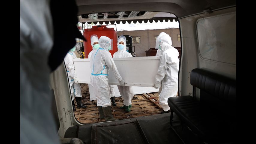 COVID-19's global death toll tops 5 million in under 2 years