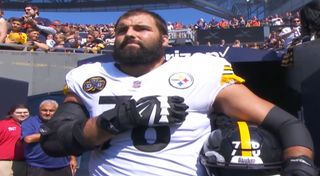 Alejandro Villanueva's Steelers gear becomes NFL's top seller