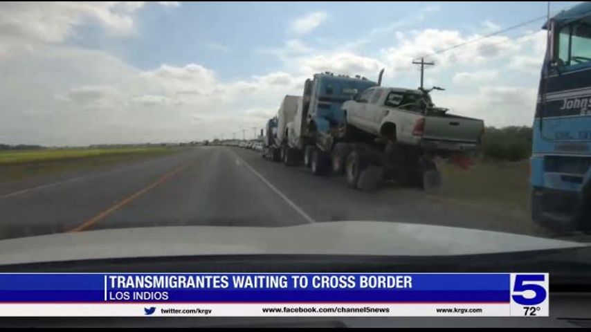 Transmigrantes face long wait times to cross border in Los Indios