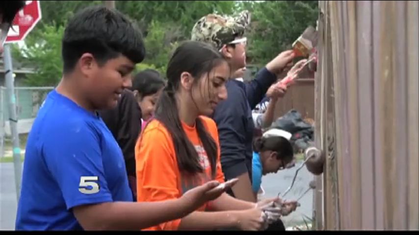 San Juan Community Bands Together for Graffiti Clean Up