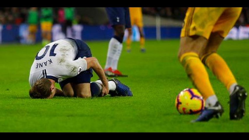 Firmino helps rampant Liverpool open 9-point lead in EPL