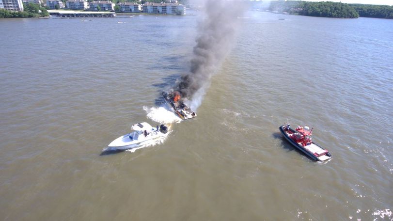 Photos Show Boat Destroyed By Fire On Lake Of The Ozarks