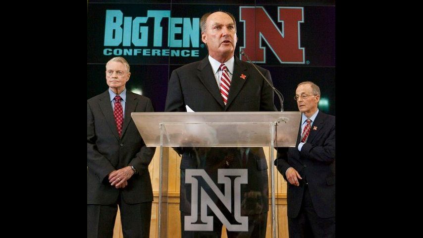 Big Ten Commissioner Jim Delany will step down in June 2020