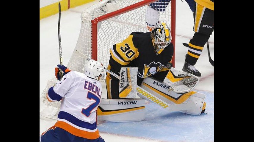 Islanders top Penguins 4-1 to take 3-0 series lead