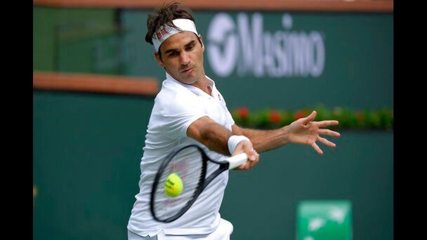 Federer, Halep earn straight-set wins at Indian Wells