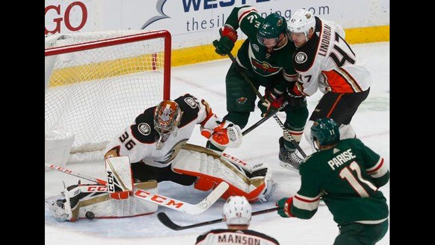 Re-tooled Ducks snap 12-game skid, top Wild 3-0