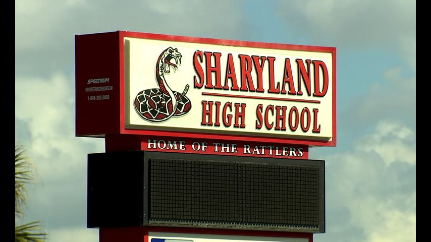 Preparatoria de Sharyland y centro de administración se encuentran bajo confinamiento