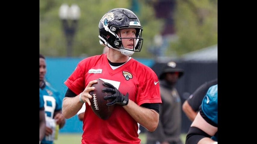 Jaguars QB Foles credits wife for his return to practice