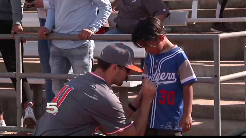UTRGV Baseball Hosts Fan Day
