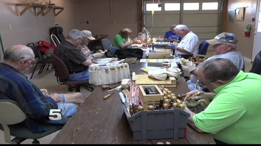 Master Wood Carver Leads Group in Alamo