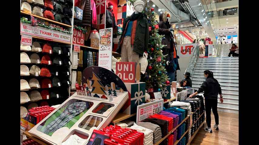 Retailers are ready to kick off Black Friday just as shoppers pull back on spending