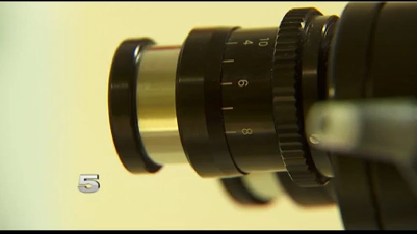 Un Médico del Valle Atiende a Reclusos en su Consultorio