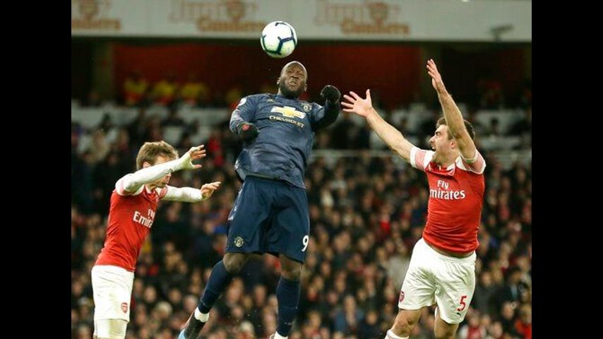 Arsenal beats Man United 2-0 to go 4th in Premier League