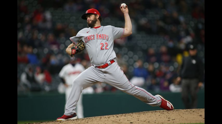 Reds' Miley pitches season's 4th no-hitter against Indians