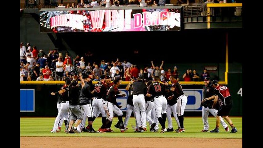 Kelly's hit lifts Diamondbacks in 9th as Red Sox fall to 2-8