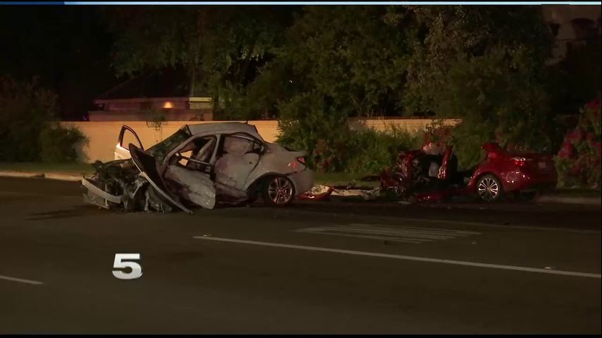 2 dead after car crash in Mission