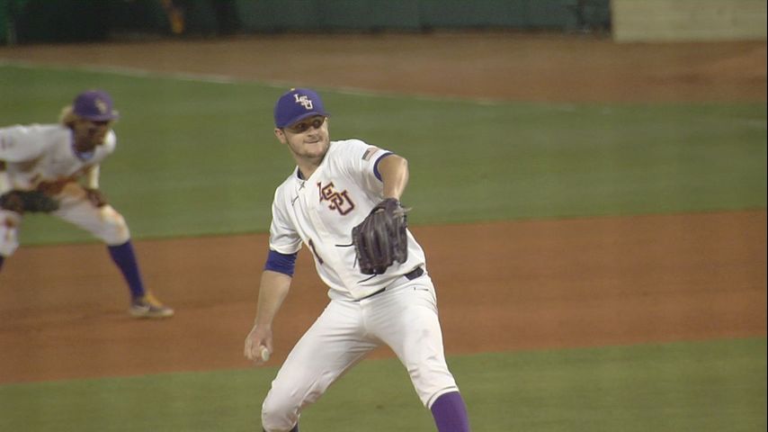 LSU Baseball: Tigers drop Game 1 to Arkansas