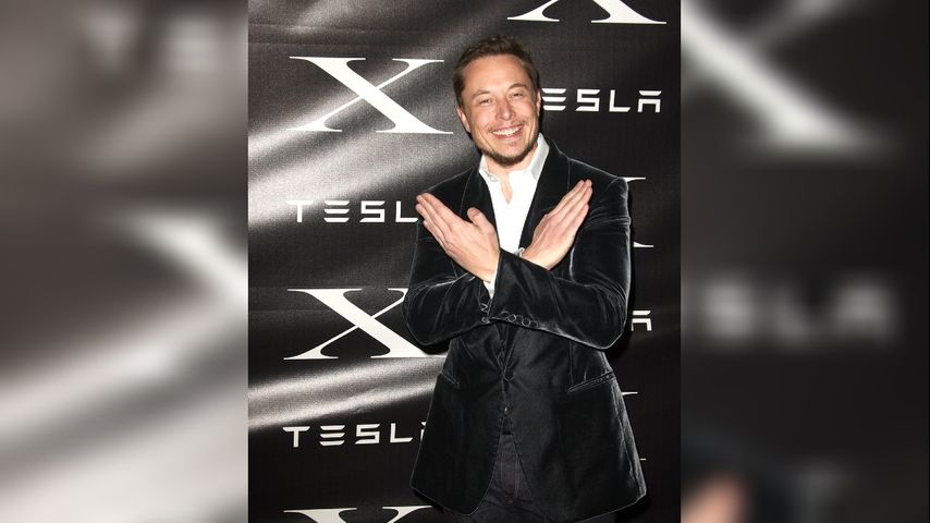 Elon Musk's Twitter rebranding launches with 'X' logo projected at SF  headquarters – NBC Bay Area