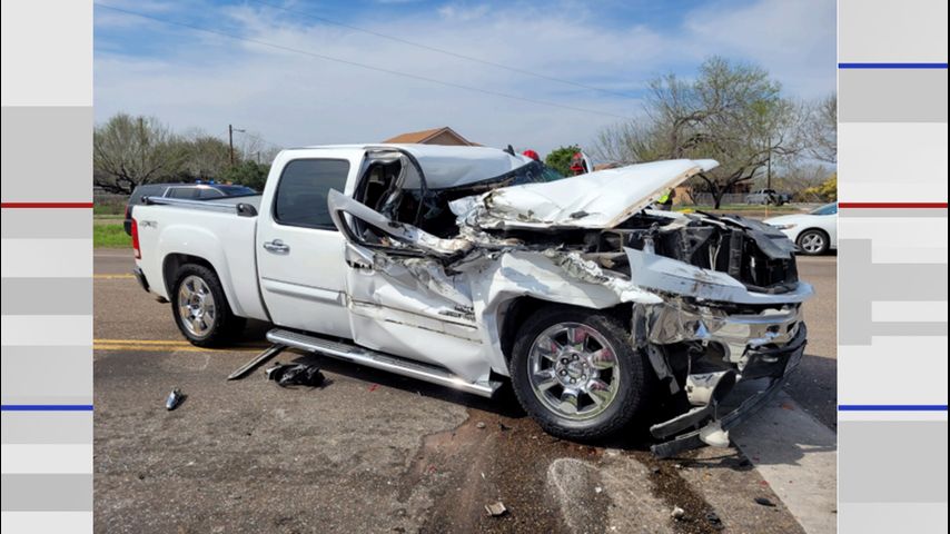 DPS: Distracted driver crashes into flatbed trailer in Rio Grande City, killing passenger