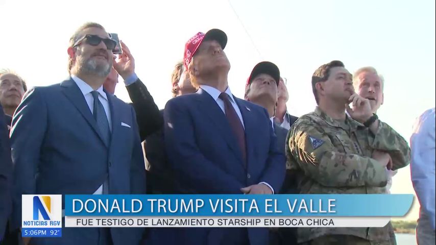 El presidente electo Donald Trump llega al aeropuerto de Brownsville para el lanzamiento de SpaceX