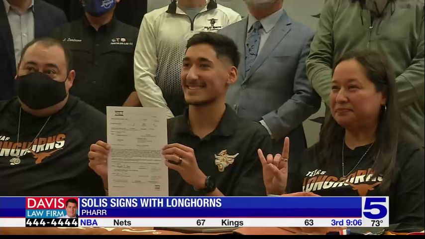 Solis signs for UT