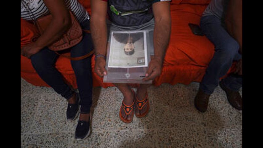 México busca a casi 100.000 desaparecidos; encuentra horror