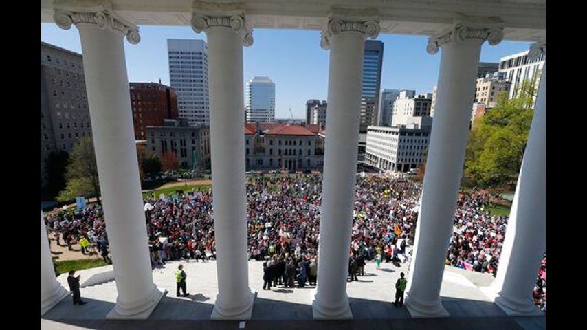 Abortion-rights groups challenge restrictions on providers