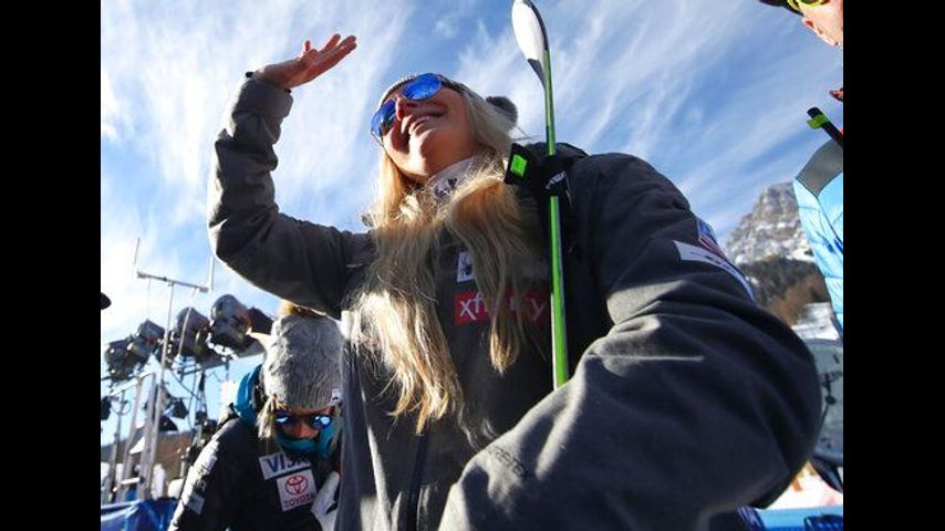 Vonn may be in too much pain to keep skiing