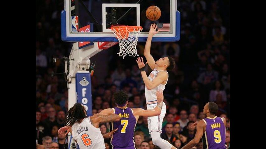 Knicks block LeBron at the finish, rally to beat Lakers