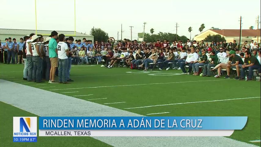 Compañeros, profesores y amigos rinden memoria a Adán De La Cruz