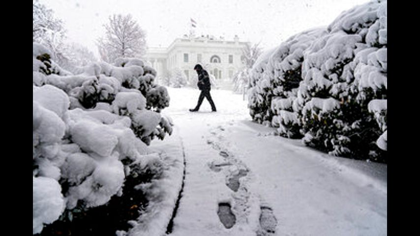 Tormenta obliga a cerrar oficinas en Washington, D.C.