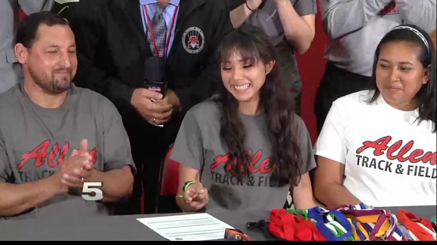 Juarez-Lincoln Distance Runners Sign With Allen CC