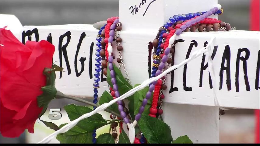 Walmart Employee Pays Respects to El Paso Shooting Victims