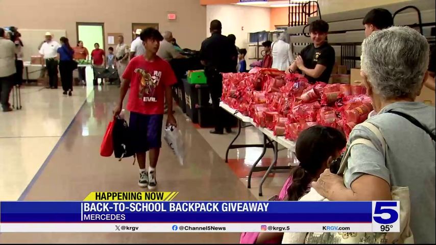 Thousands of backpacks distributed in Mercedes